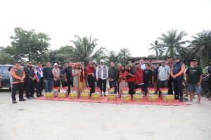 Pemprov Riau Salurkan Bantuan Kepada Korban Banjir di Pelalawan