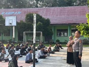 Polres Kampar Sosialisasikan Etika Tertib Berlalu Lintas di MAN 4 Kampar, Tingkatkan Kesadaran Generasi Muda