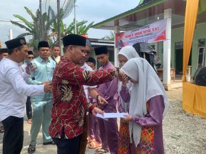 Ketua DPRD Kampar Berbagi Kebahagiaan Dengan Anak Yatim Piatu Jelang Ramadhan