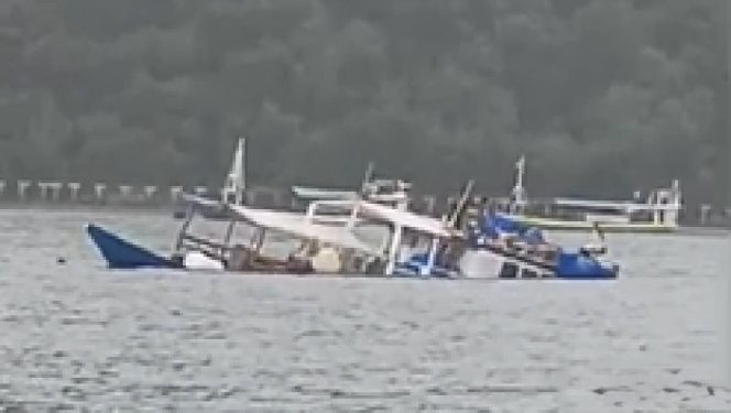 
					Tragedi Perairan Tanjung Uncang: Kapal Penarik Tenggelam, Tiga ABK Ditemukan Tewas.