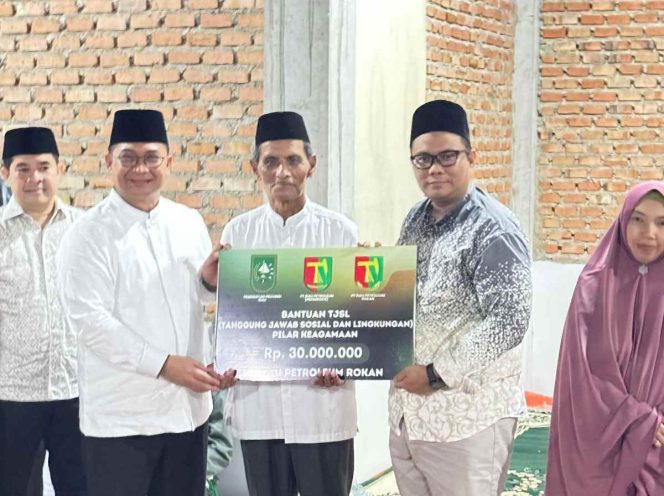 
					Safari Ramadan di Kampar: PT Riau Petroleum Rokan Salurkan Bantuan untuk Masjid Darussalam.