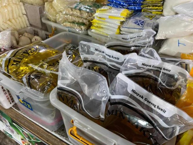 
					Warga Pekanbaru Mengeluh, Minyakita Tak Hanya Sulit Dicari Tapi Harganya Juga ‘Mencekik’.